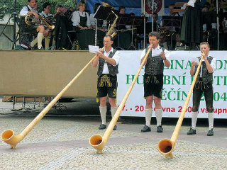Decin-Alphorn-2004.jpg